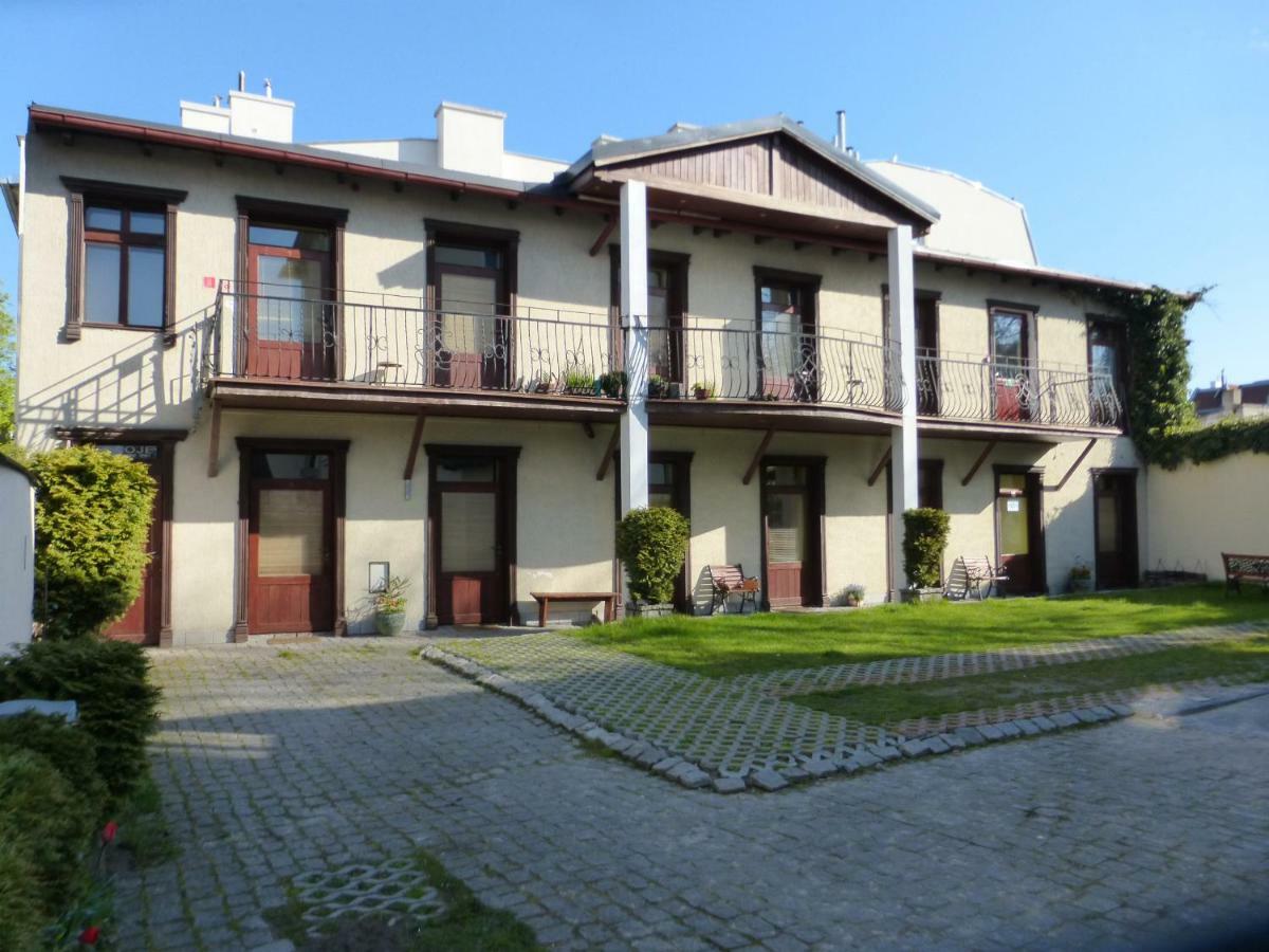 Iwona Hostel - Budget Rooms With Private Bathrooms 索波特 外观 照片
