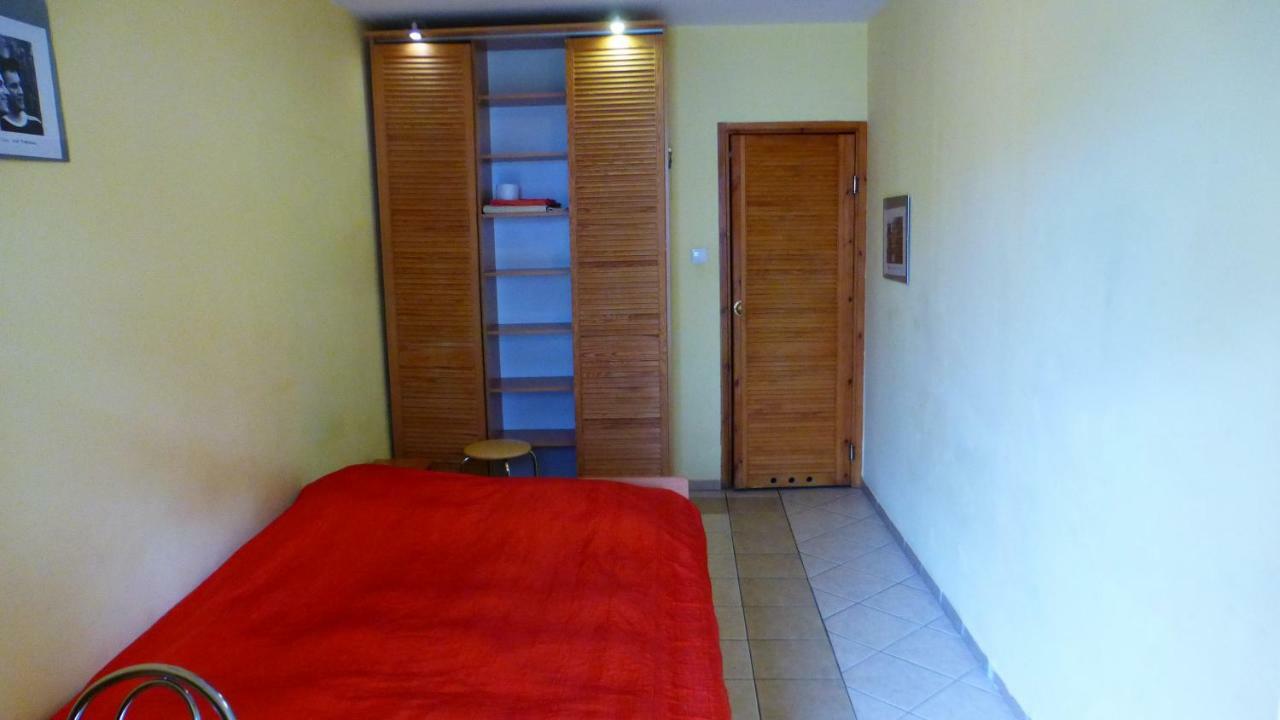 Iwona Hostel - Budget Rooms With Private Bathrooms 索波特 外观 照片