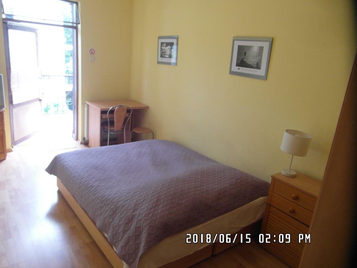 Iwona Hostel - Budget Rooms With Private Bathrooms 索波特 外观 照片