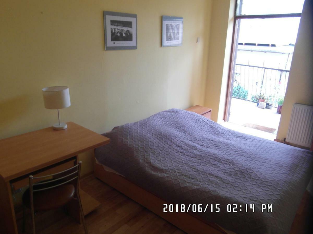 Iwona Hostel - Budget Rooms With Private Bathrooms 索波特 外观 照片